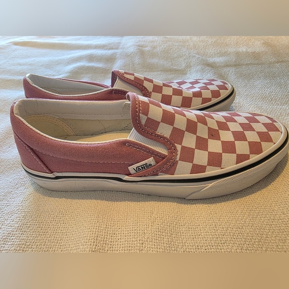 Vans Slip-On Checkerboard Sneakers in Pink and White - Picture 4 of 4